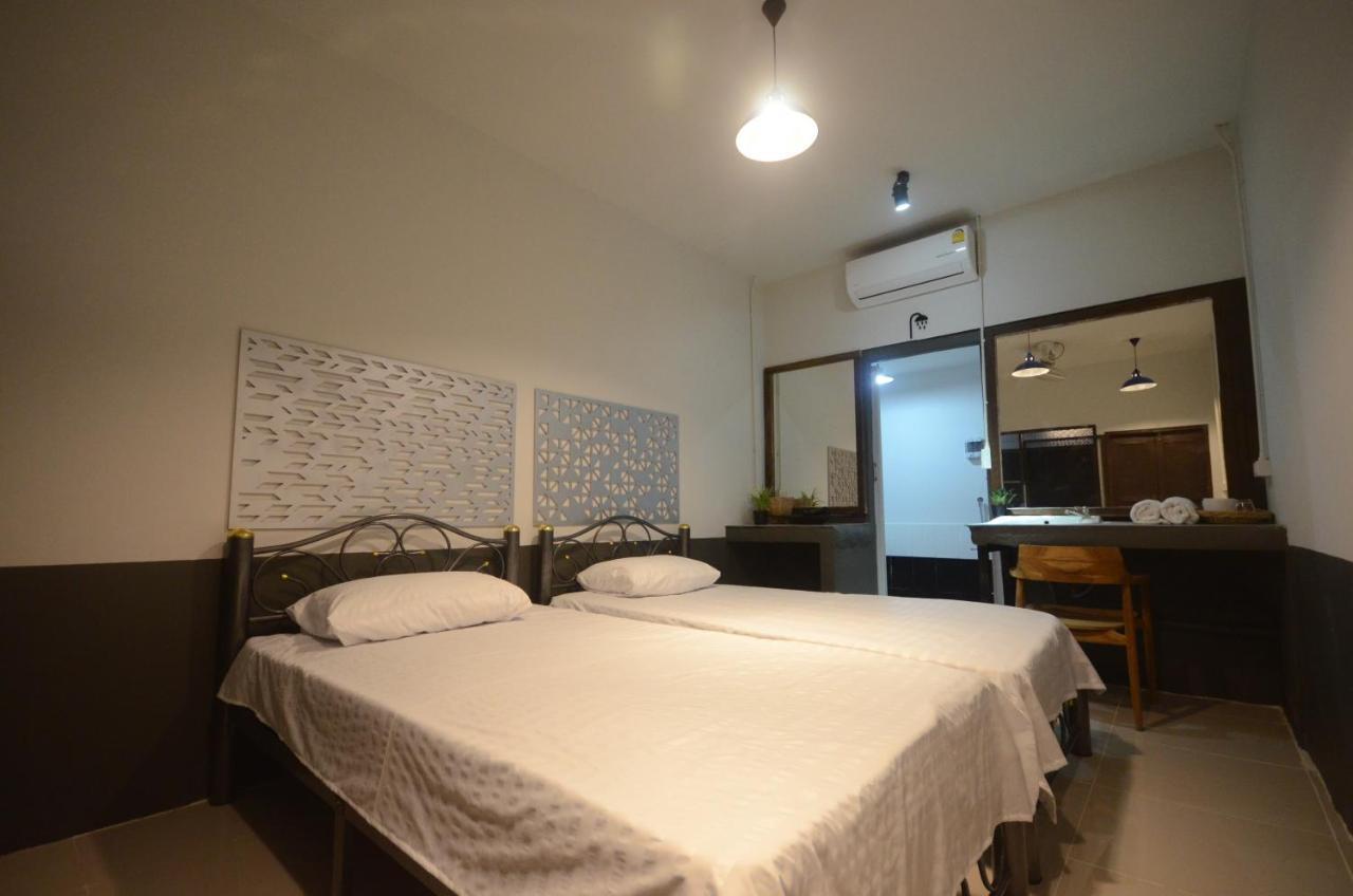 Suandok History House Aparthotel Chiang Mai Bagian luar foto